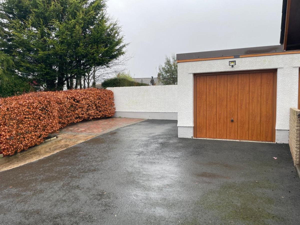 Dyffryn Taf - Spacious 3 Bedroom Bungalow Close To Amenities St Clears Bagian luar foto